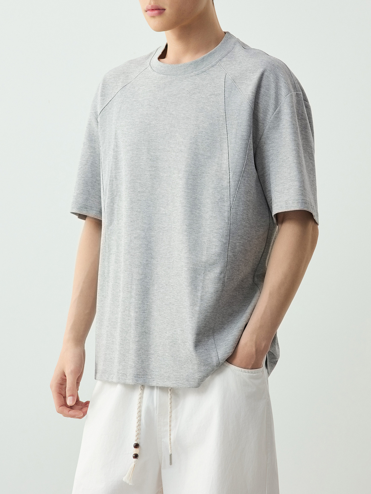 Áo thun nam cổ tròn tay ngắn phong cách công sở, chất liệu cotton thoáng mát, kiểu dáng thể thao — đen