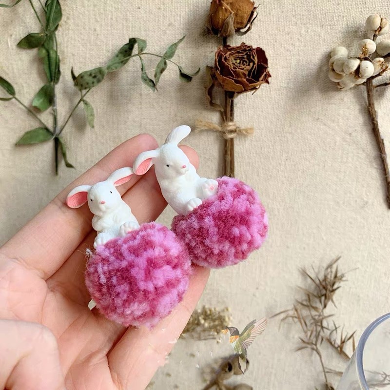 日系秋冬新款兔子耳环925银针粉红毛球 卡通可爱耳钉 小清新耳饰