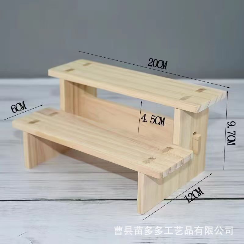 木製の収納棚の手作りのおもちゃの陳列棚のテーブルの置物の階層式の模型の展示台の実木の置き棚