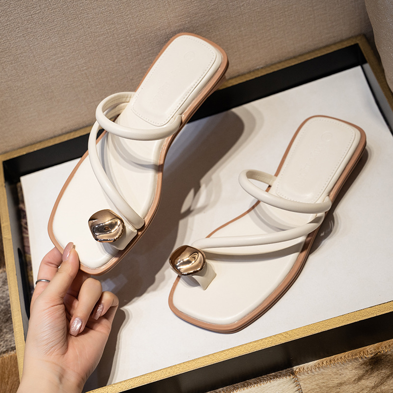 Sandalias planas de una pieza con puntera cuadrada, decorativas de metal, estilo francés, estilo veraniego 2024 para mujer