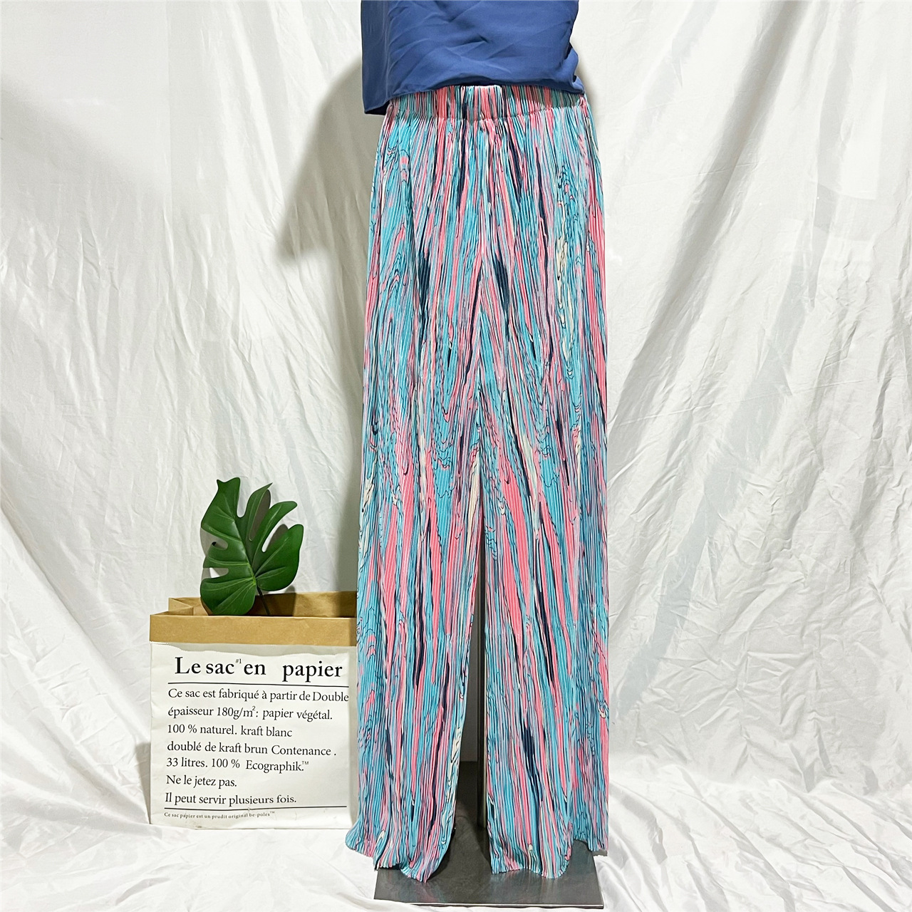 I nuovi pantaloni larghi a gamba larga da donna sono pantaloni indonesiani malesi slim e pieghettati tinti in cravatta._voghion.com