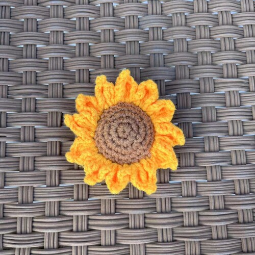 New finished sunflower knitted wool pendant