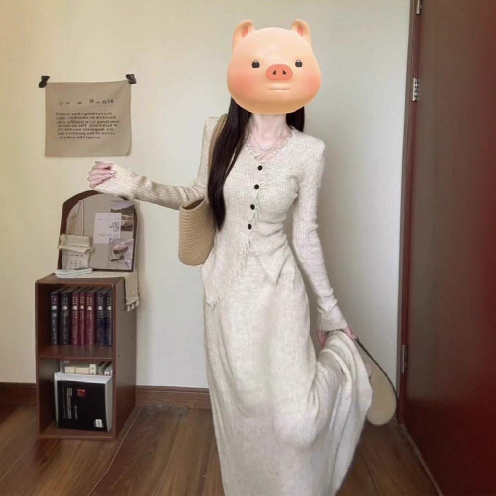 初秋季韩系穿搭v领针织毛衣连衣裙子套装女2025新款法式气质长裙