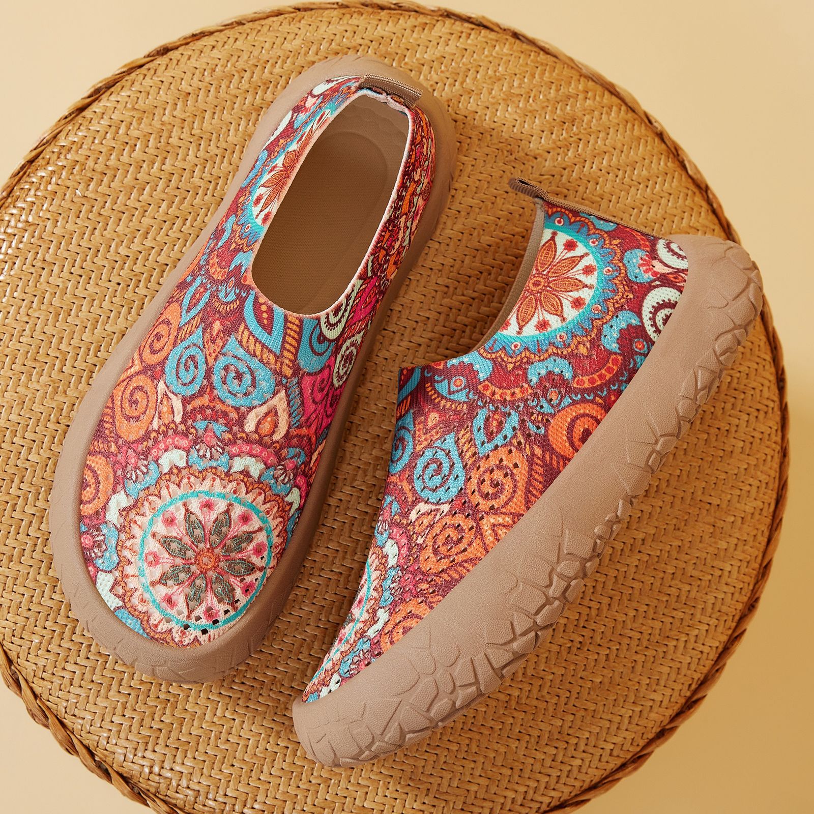 2026 primavera nuevos zapatos de tela, zapatos de mujer cómodos con suela suave, zapatos de tela única cómodos, zapatos casuales ligeros con un pie