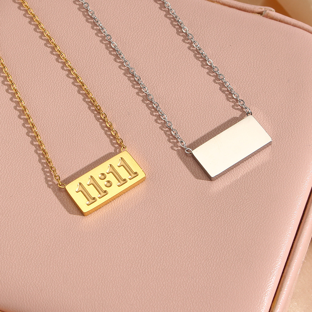 Mode Simple 18k Or-plaqué Lettres Numéros De Case Acier Inoxydable Collier display picture 2