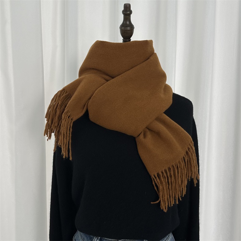 2023 nouveau monochrome pour femme, style décontracté japonais coréen, écharpe chaude, châle à la mode, peau de mouton d'automne et d'hiver_voghion.com