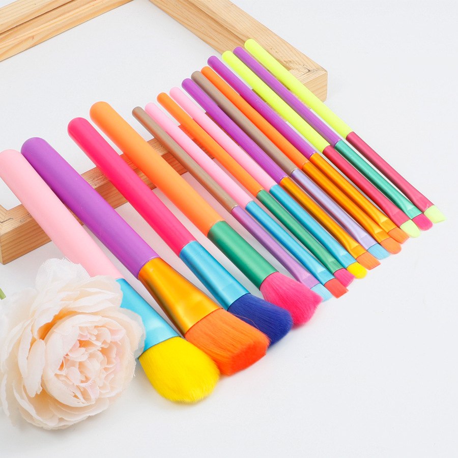 Simple Style Classic Style Corrugated Nylon Wool Plastic Handgrip Makeup Brushes 1 Set display picture 2