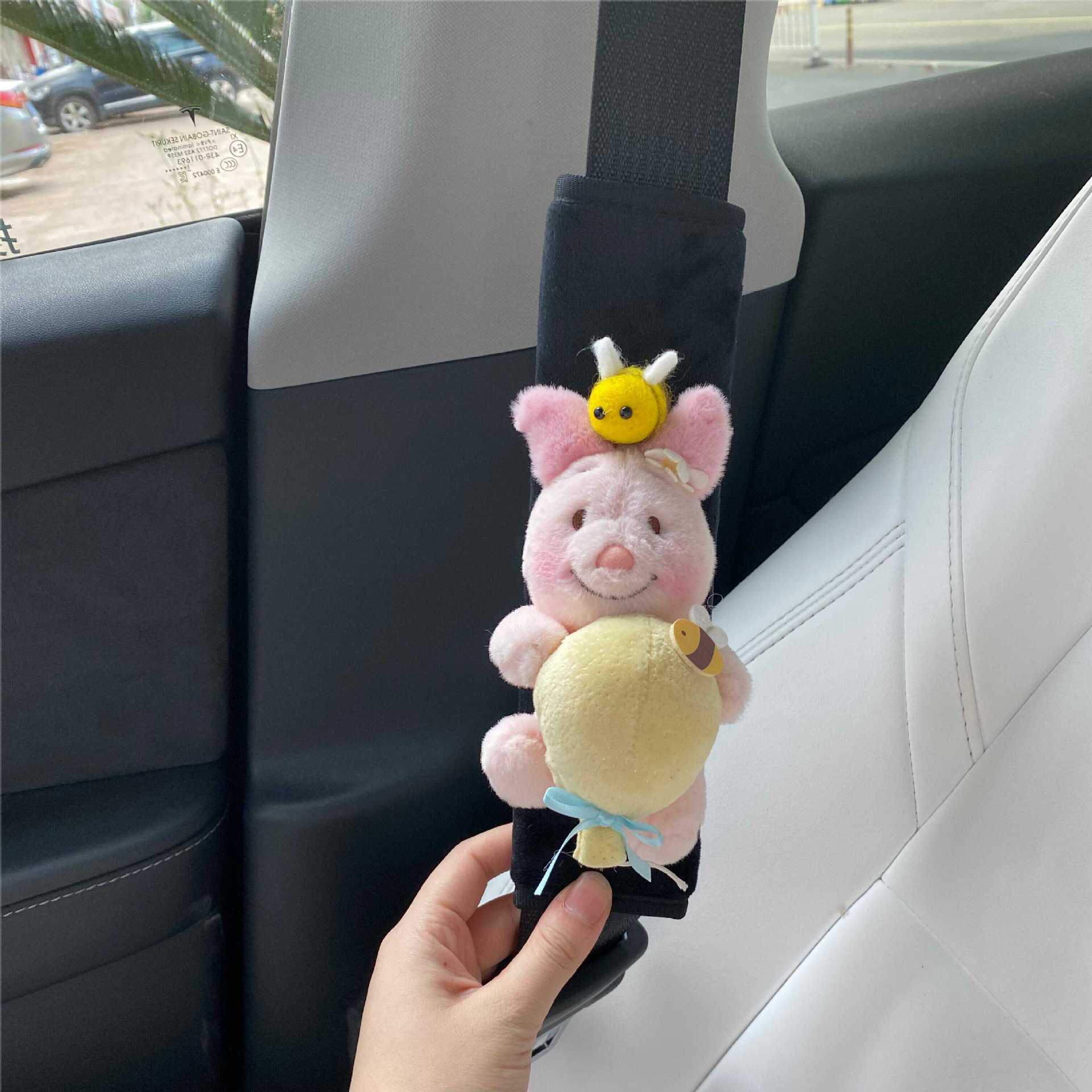 New Creative Balloon Winnie the Pooh Piglet Cartoon High-Value Short Velvet Car Seat Belt Shoulder Pads for Gift Giving