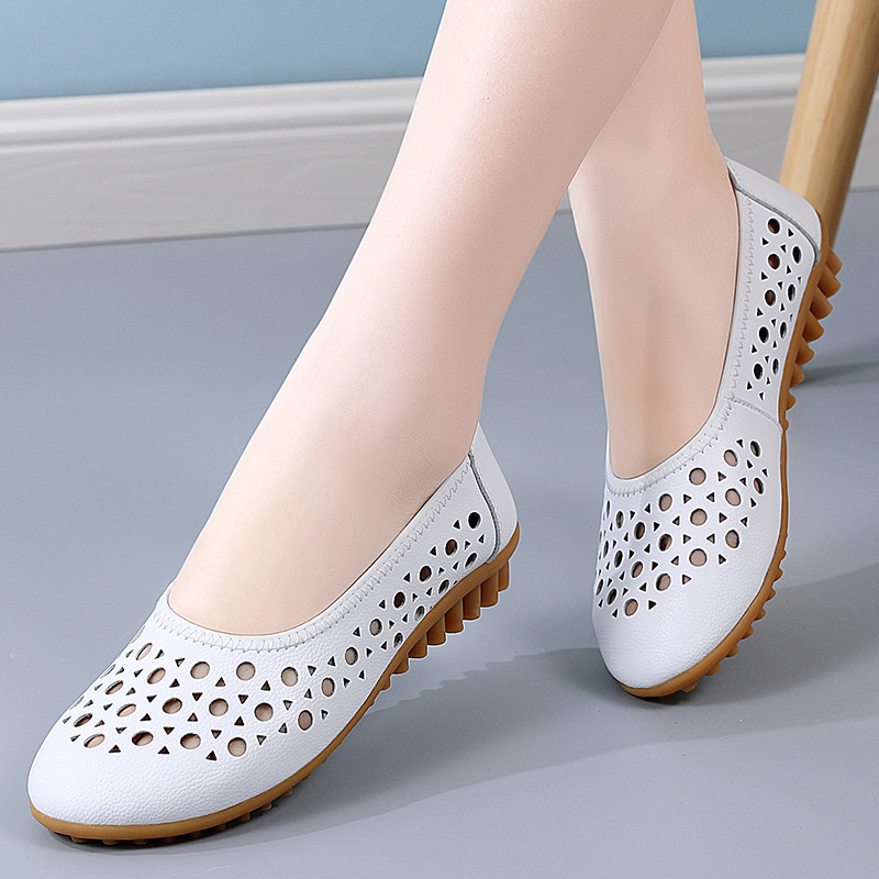 Genuine Leather Soft-Soled Perforated Shoes for Women, Slip-On Lazy Mom Shoes with Rubber Sole, Breathable Hollow-Out Single Shoes for Middle-Aged and Elderly, Summer