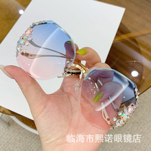 2021跨境新款无框切边太阳镜时尚墨镜大脸显瘦网红镶钻眼镜韩版