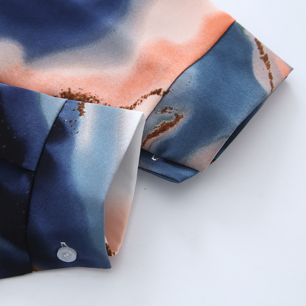 Damenbekleidung Retro-Batikdesign Nische High-End-trendiges Satinhemd_voghion.com