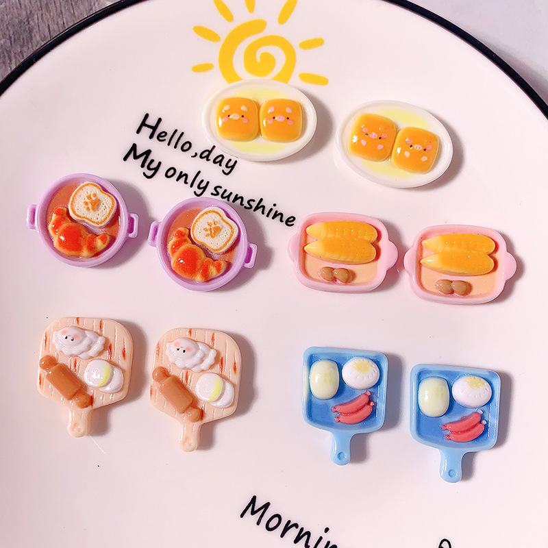 Nuevo paquete de pan de dibujos animados diy accesorios de resina adornamiento de pegamento de crema para el cabello de caja de teléfono móvil hebilla de zapato colgante hecho a mano