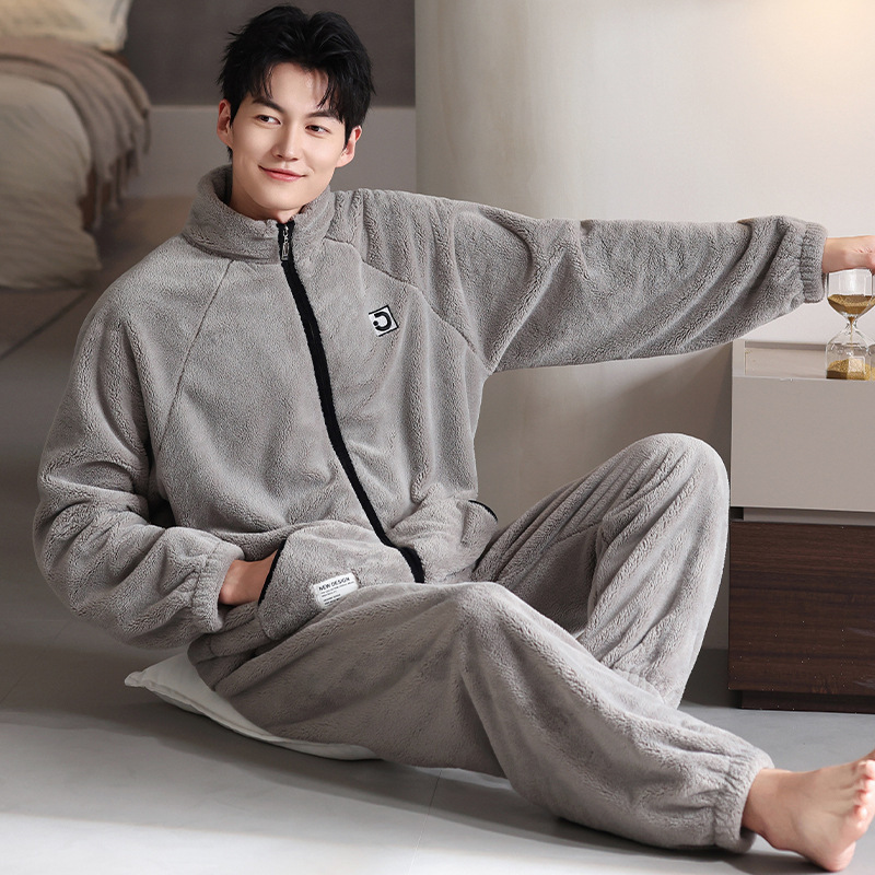 Flannel Pajamas for Men in Autumn and Winter Fleece-Lined Thin Velvet Cardigan Warm and Can Be Worn Outside Simple Coral Velvet Home Clothes