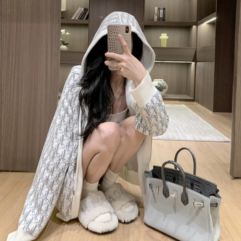 High-end white double-sided cashmere coat for women, 2026 early autumn new fashion versatile letter print cardigan with hood High-end white double-sided cashmere coat for women, 2026 early autumn new fashion versatile letter print cardigan with hood