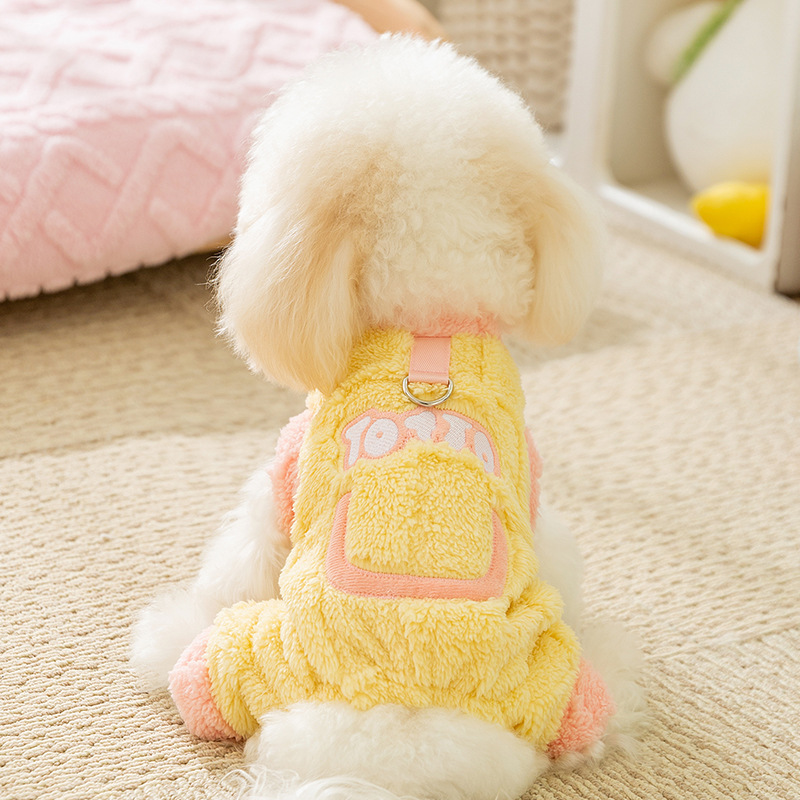 Otoño y invierno perros perros pequeños y medianos macarón letras de cuatro patas ropa de terciopelo gato calentamiento grueso ropa de mascotas