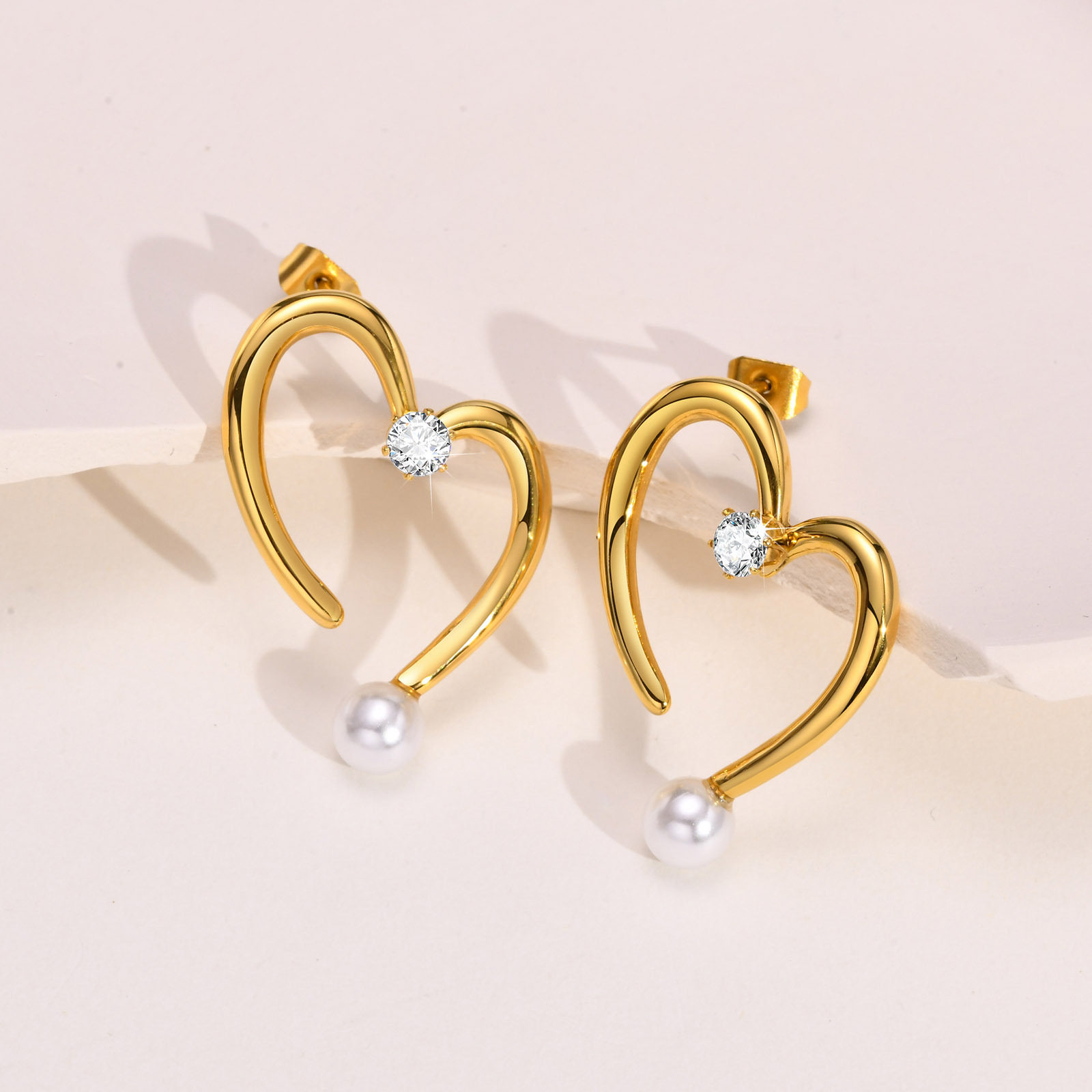 Fashion Geometric Heart Shape Stainless Steel Inlay Artificial Pearls Zircon Earrings 1 Pair display picture 4