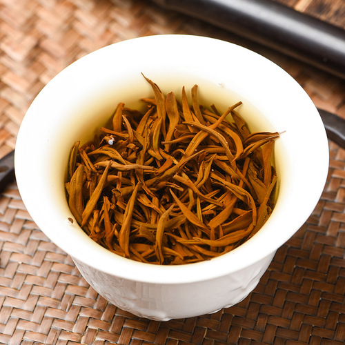 2024 New Tea Jin Jun Mei Black Tea Loose Leaf Aromatic Jin Jun Mei Canned Gift Box 500g