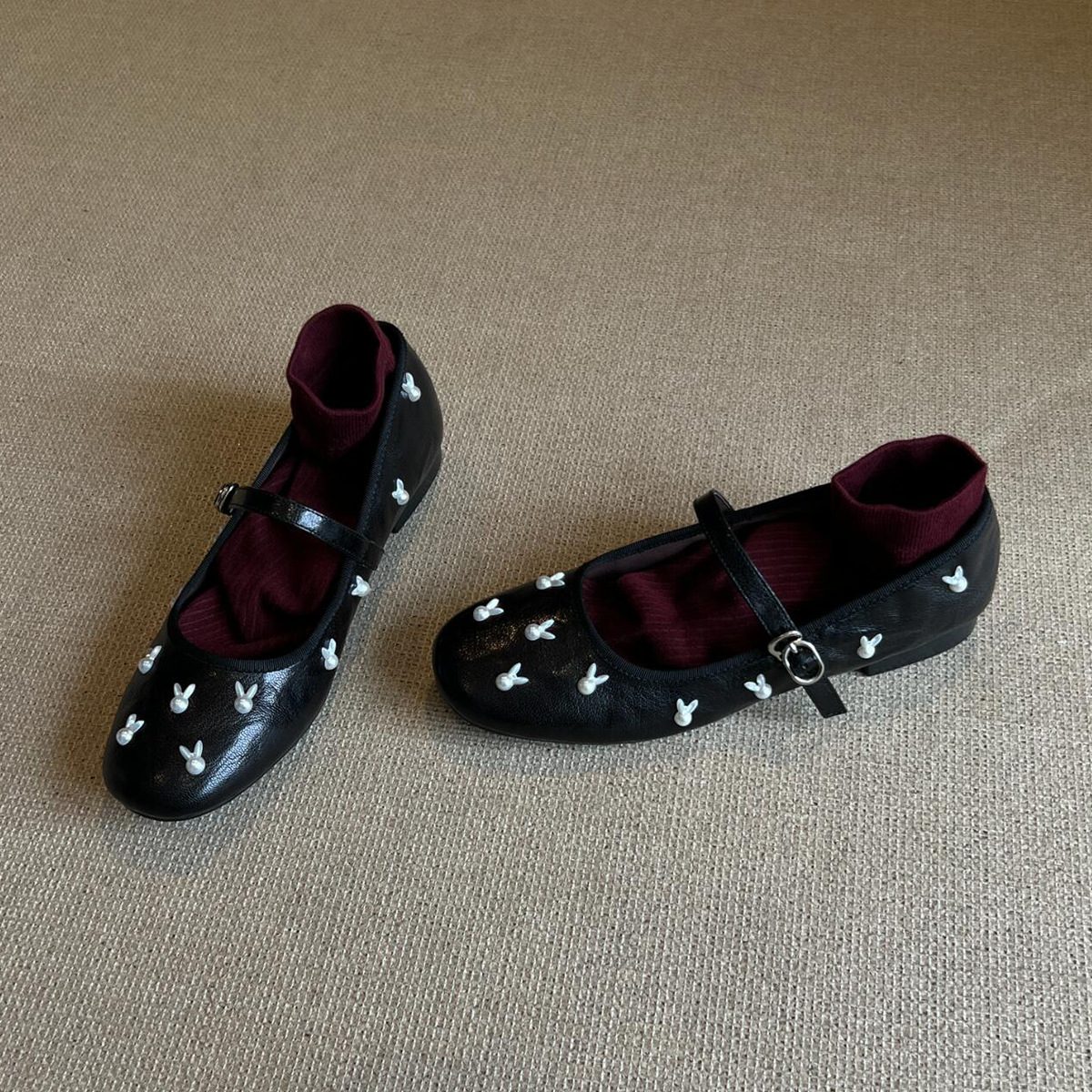 Versión de piel de oveja ~ estilo francés de noche viento perla conejo con una palabra con zapatos de mujer retrógrados superficiales zapatos de cuero único plano