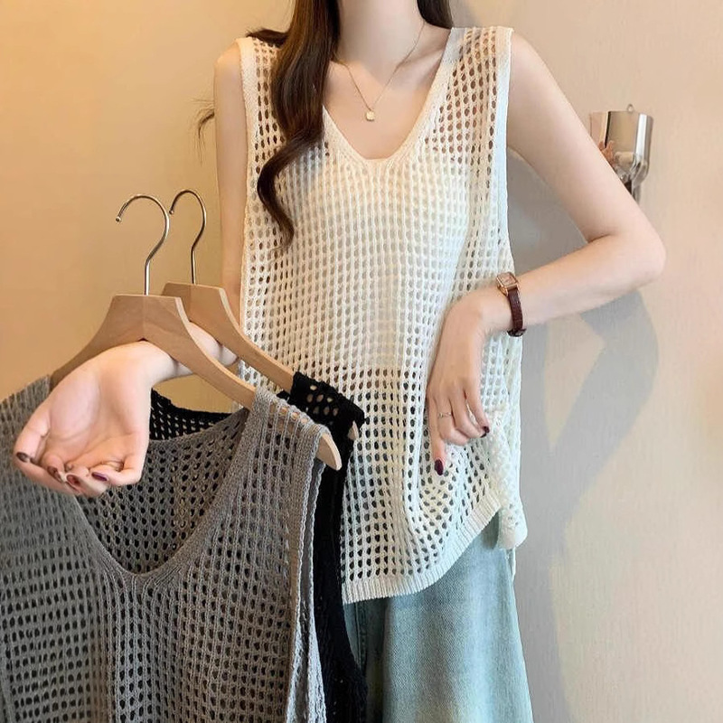 Korean Style Design Hollow Vest Outer Blouse Knitwear Layered Vest Women's Summer Sleeveless Vest Top Korean Style Design Hollow Vest Outer Blouse Knitwear Layered Vest Women's Summer Sleeveless Vest Top