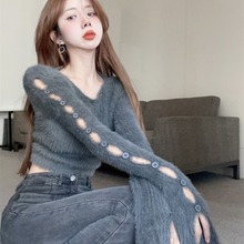 辣妹软糯设计感纽扣破洞针织毛衣女春装纯欲打底百搭短款上衣