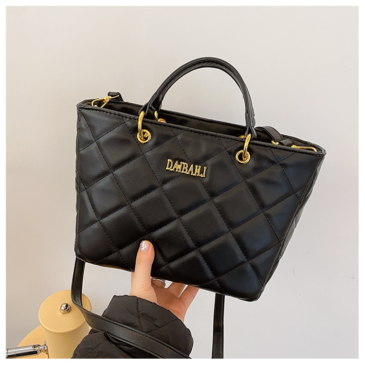 2023 Winter New Lingge Large Capacity Bag Women's Fashion Versatile One Shoulder Commuter Crossbody Tote Bag_voghion.com