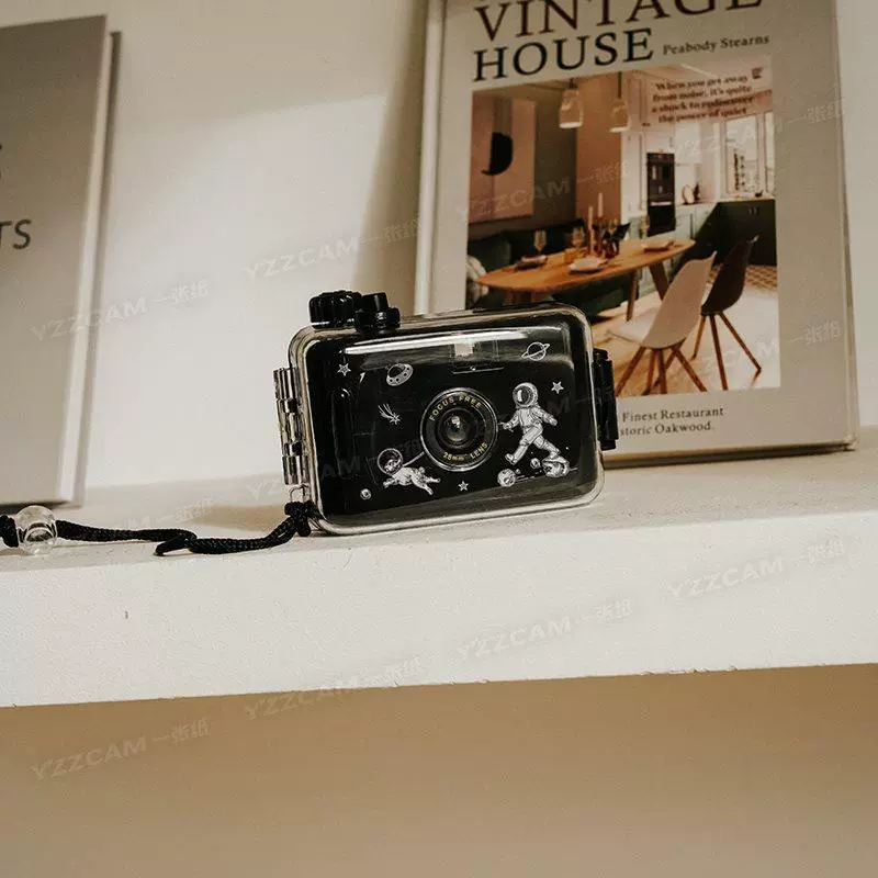 Camera Polaroid compact retro waterproof, for students — birthday gift, multiple character designs
