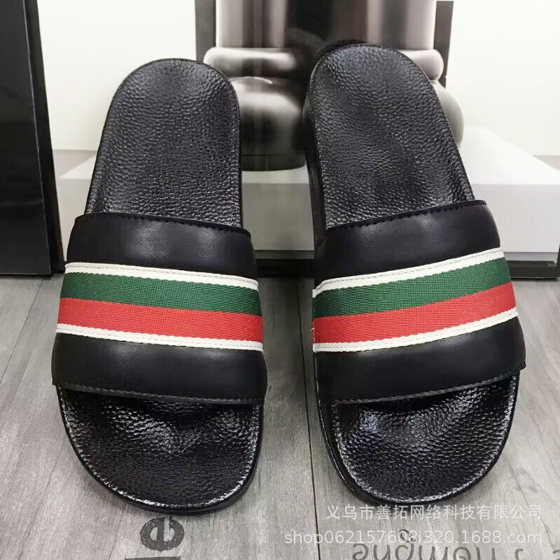 2025 New Summer European and American Slippers for Couples to Wear Outside, Indoor Slippers for Men and Women, Versatile Non-Slip Slippers for Home Use