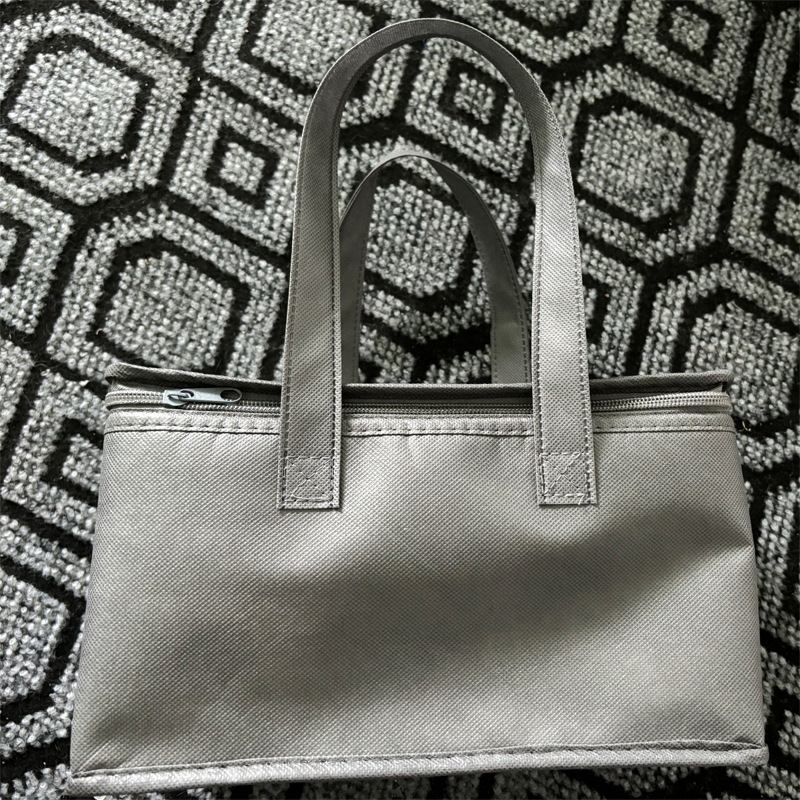 En stock bolsa de aislamiento térmico de suministro transfronterizo bolsa de aislamiento térmico Portátil Bolsa de almuerzo para llevar picnic al aire libre pequeña bolsa de papel de aluminio portátil