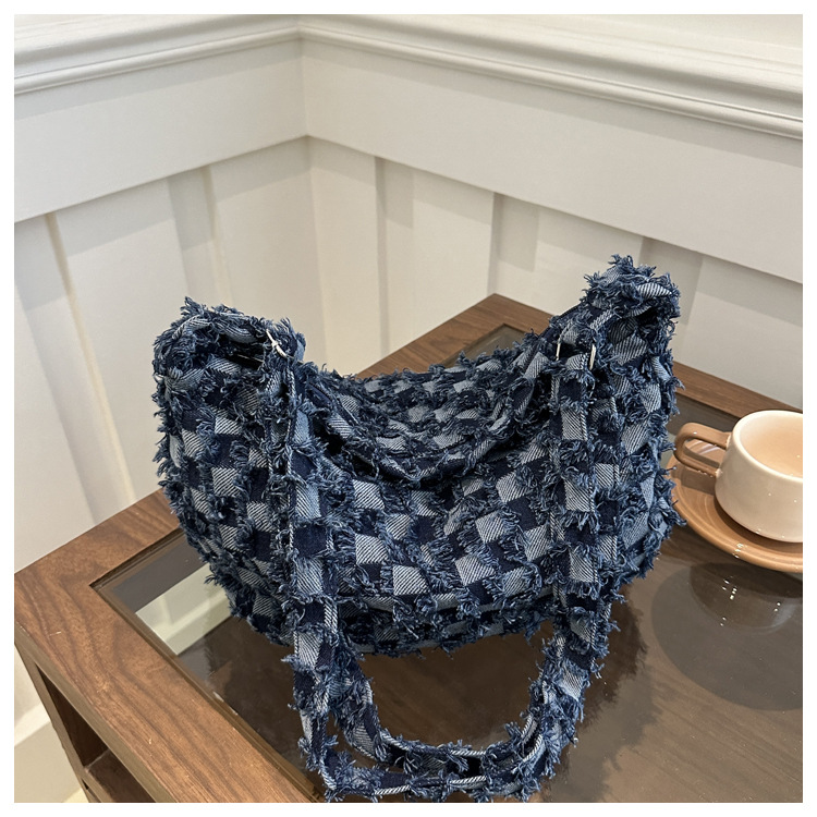 Casual and fashionable crossbody bag 2025 new style large-capacity simple checkered single-shoulder bag, personalized and versatile, lightweight underarm bag undefined