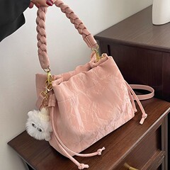 高级感洋气小众粉色包包女士新款百搭斜挎包时尚手提包水桶包