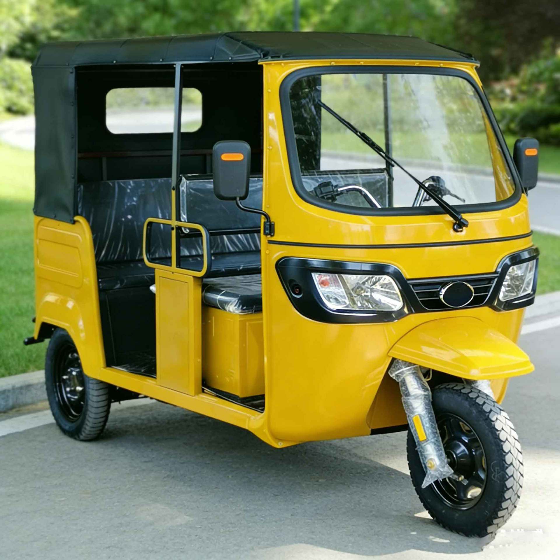 Fuel-powered passenger tricycle, tourist sightseeing tricycle, passenger tricycle with sunshade and canopy