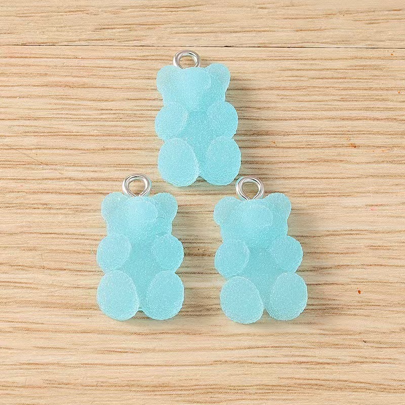 1 Piece Quantity 1 Piece Plastic Resin Heart Shape Pendant