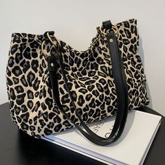 2023新款百搭慵懶網紅簡約風通勤大容量豹紋包包INS斜跨單肩包女