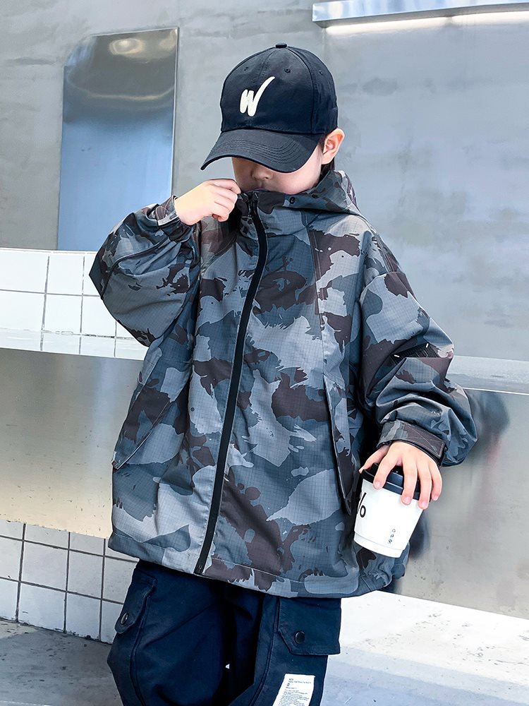(2개) 소년 봄 위장 재킷 2024 새로운 중대형 아동복 소년 봄과 가을 시원하고 잘 생긴 윈드 브레이커 재킷
