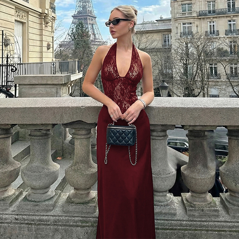 Europa y los Estados Unidos de la ropa de mujer 2025 invierno nueva moda profunda V encaje empalme agujero cintura retraída vestido de cuello colgante mujer