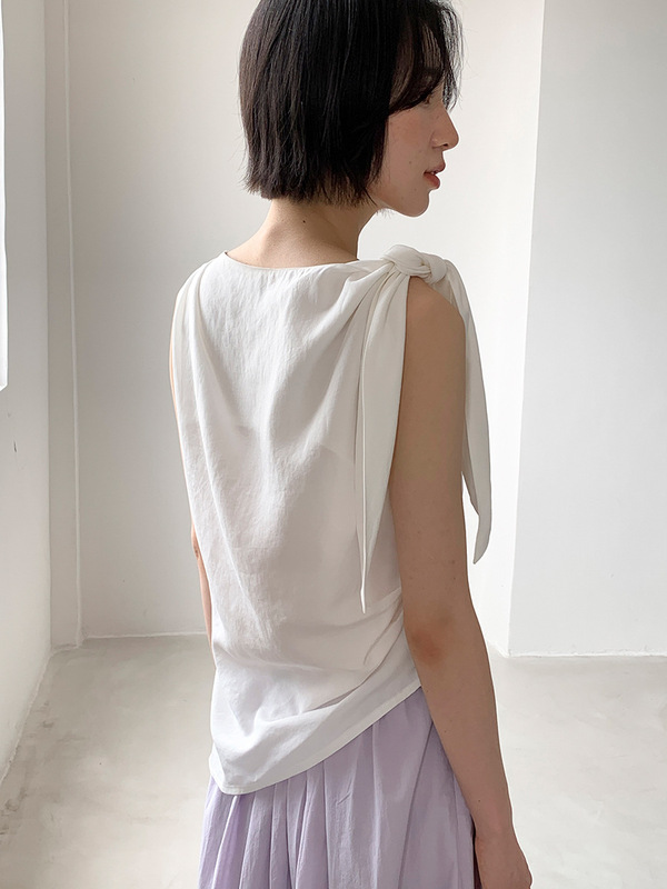 Love and Nancy Thirteen Lines 2025 夏韓国風スイングカラーノースリーブエレガントテンセルリネンドレープシャツ 22391|undefined
