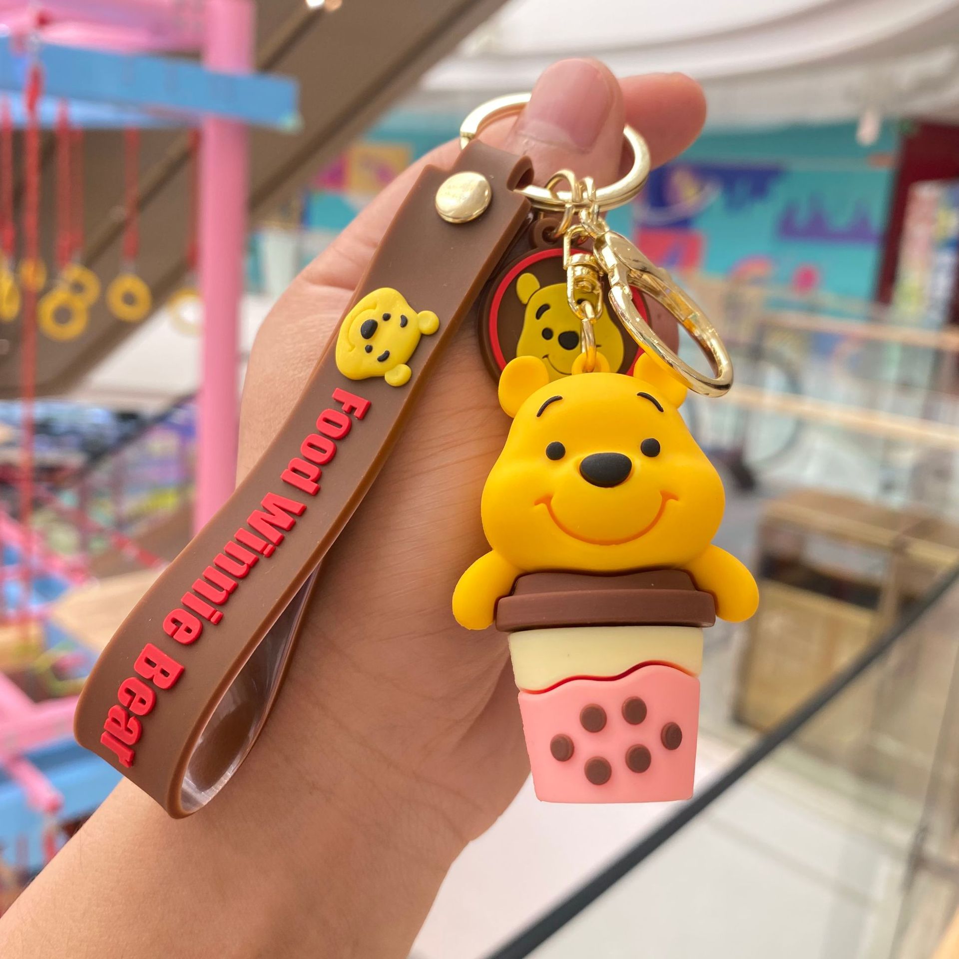 Creativo de dibujos animados postre Winnie the Pooh llavero lindo queso papas fritas Pequeño Oso amarillo colgante bolsa adornos al por mayor