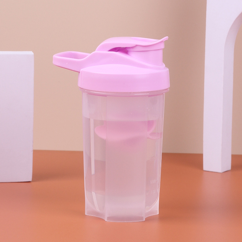 Suministro directo de fábrica 500ml taza de batido de plástico taza de batido de proteína en polvo taza de mezcla fitness portátil taza de batido