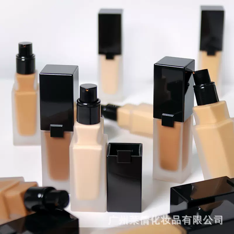 跨境专卖小批量无logo粉底液遮瑕持久不脱妆粉底霜莱倩彩妆工厂