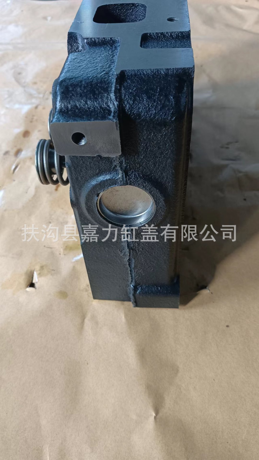Source factory direct engine cylinder head assembly D1703 three-cylinder Kubota cast iron cylinder head assembly D1703