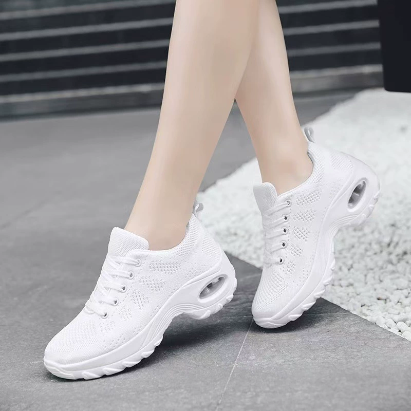 Сетчатые женские туфли весной новые дышащие приливные кроссовки на толстой подошве для внешней торговли маленькие белые туфли легкие модные повседневные туфли