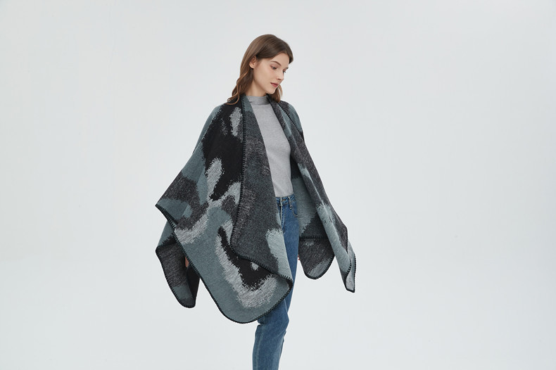 Unisex Large leopard print split cape with double jacquard collar_voghion.com