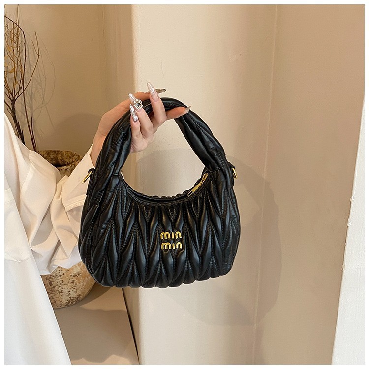 Bolsos de todo fósforo 2024 moda de verano textura plisada bolsa de axilas bolso retro ins bolso femenino de moda simple