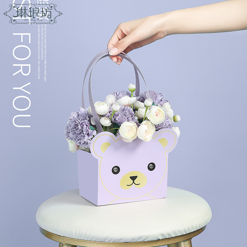Oso caja portátil flor regalo embalaje caja de flores diseño floral bolso de mano dibujos animados oso abrazo 4