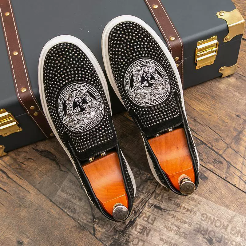 Мужские лоферы с кристаллами и бриллиантами, мужские лакированные кожаные туфли в корейском стиле, мужские молодежные кожаные ботинки на одной ноге, мужская прямая доставка