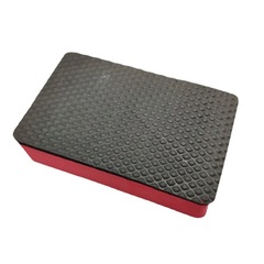 Car wash sponge to rub volcanic mud to remove sludge, remove flying paint, iron powder oxide layer, clean car gum yellow spots