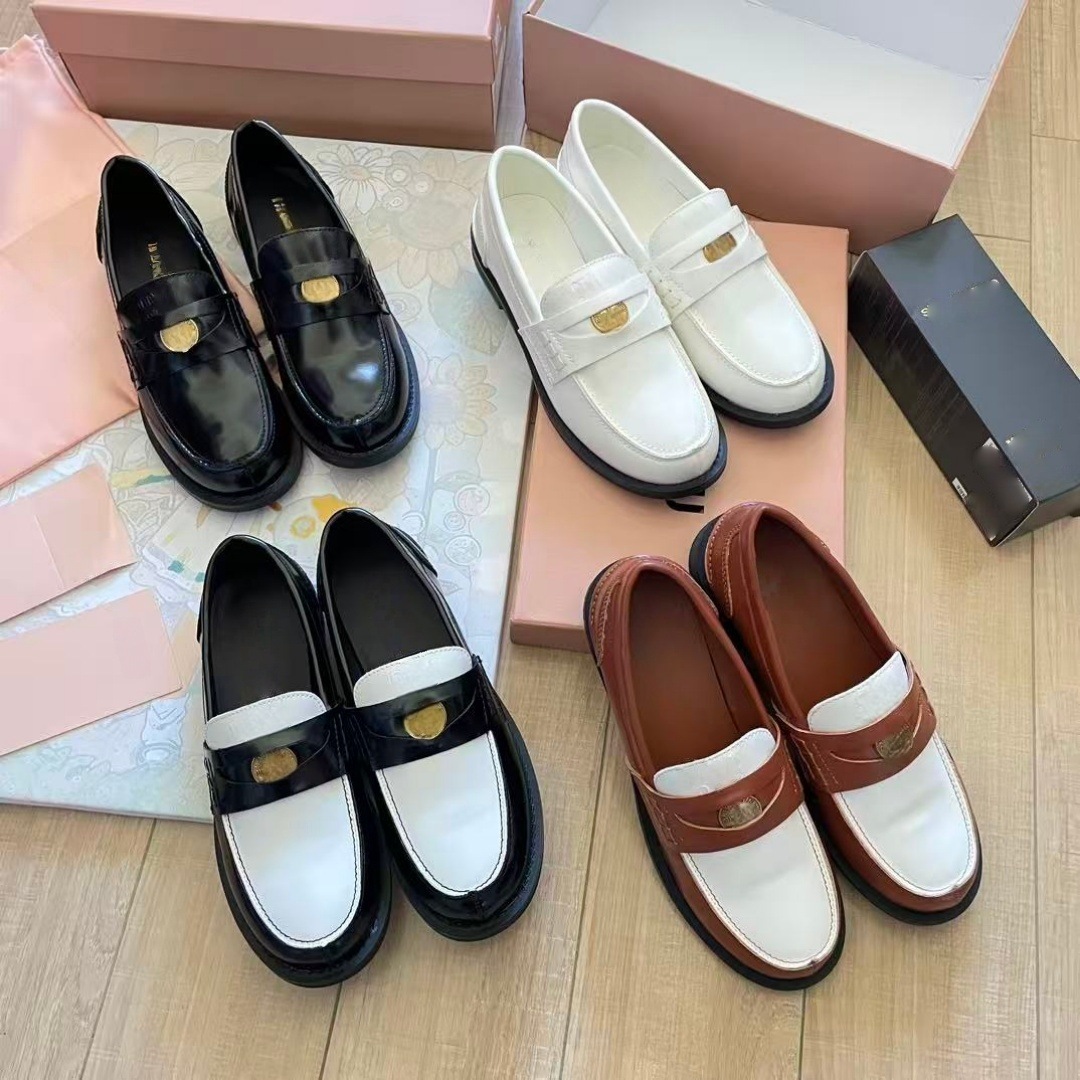 Fashionable retro coins English style