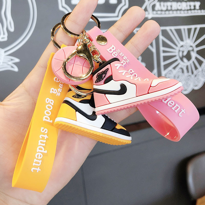 Creative silicone three-dimensional shoe model sneakers keychain pendant student schoolbag doll key chain bag pendant small gift