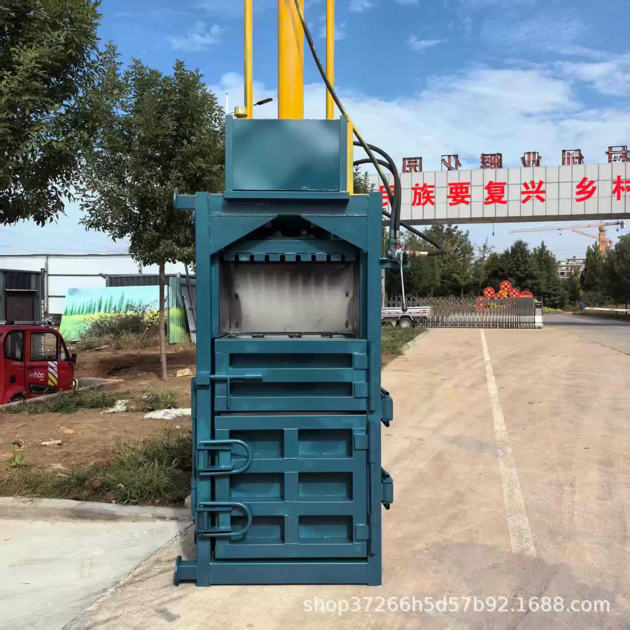 定制半自动四开门压缩打包机 服装海绵强力压缩 玩具废纸压缩打包