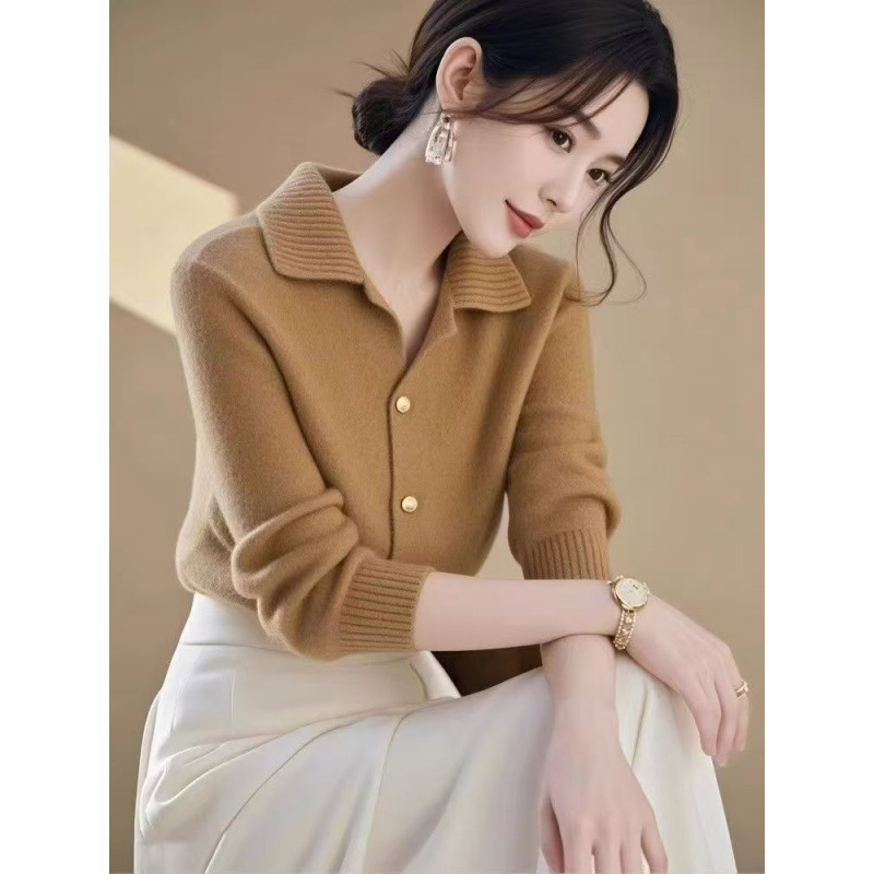 Temperamento polo cuello de manga larga camisa de punto 2025 productos europeos chaqueta de explosión estilo francés elegante delgado suéter de base